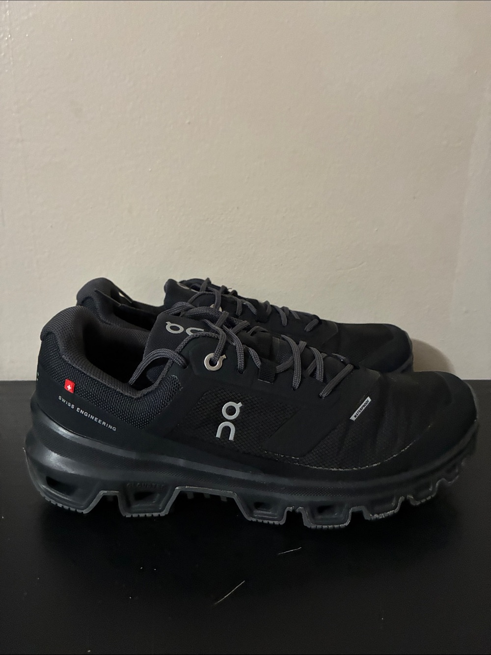 On Running Cloudventure Waterproof trail running shoes size 7.5